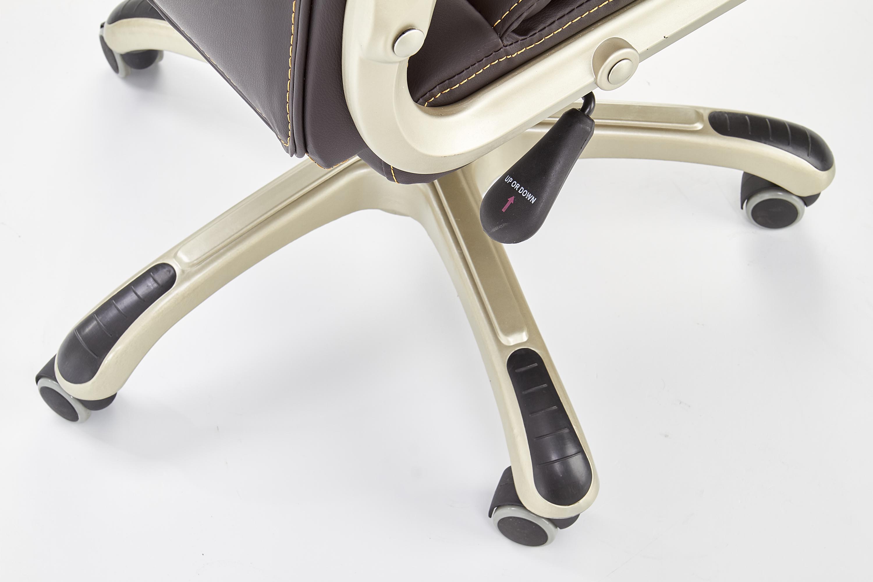 DESMOND kancelárska stolička tmavo hnedá