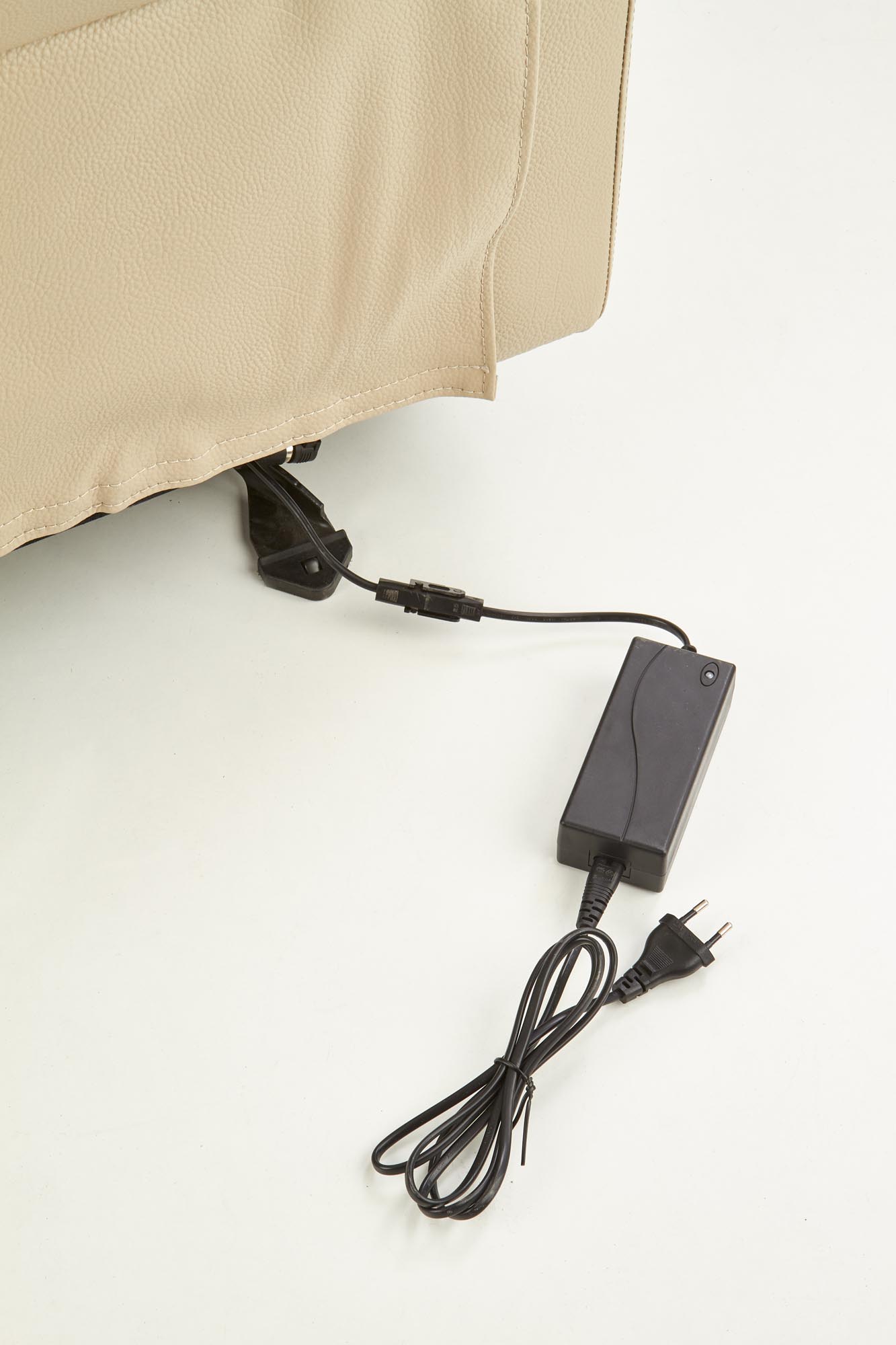 PARADISE relaxačné kreslo s funkciou elek. rozkladania a kolísky