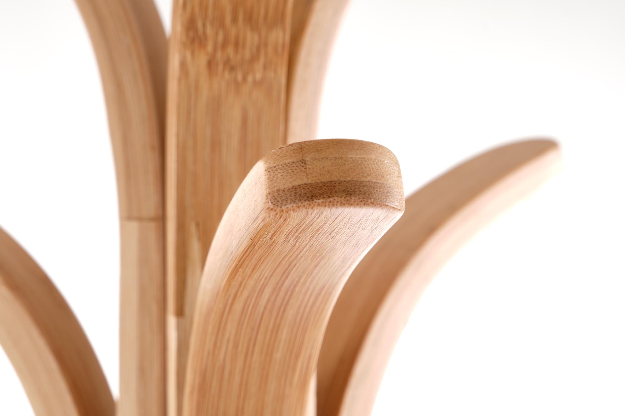 W63 vešiak prírodný