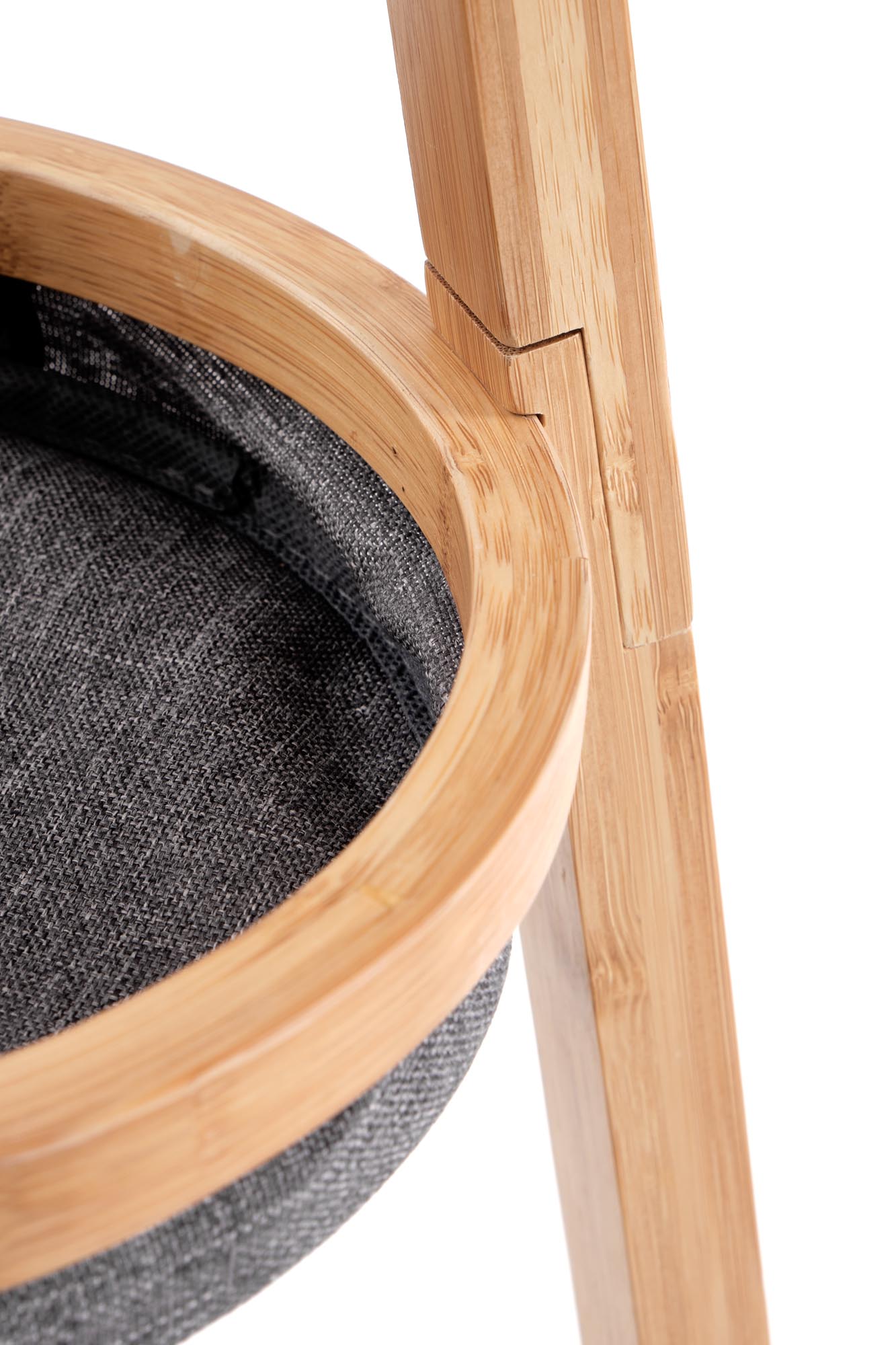 W63 vešiak prírodný