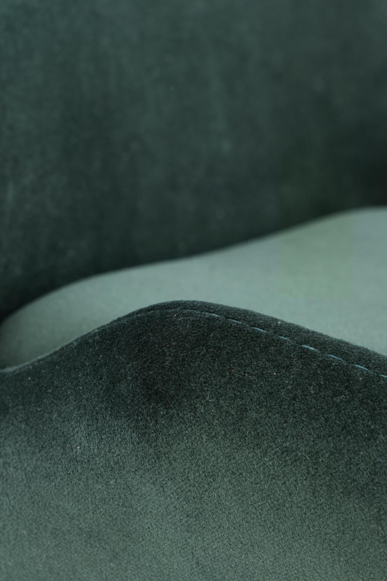 K454 stolička tmavo zelená