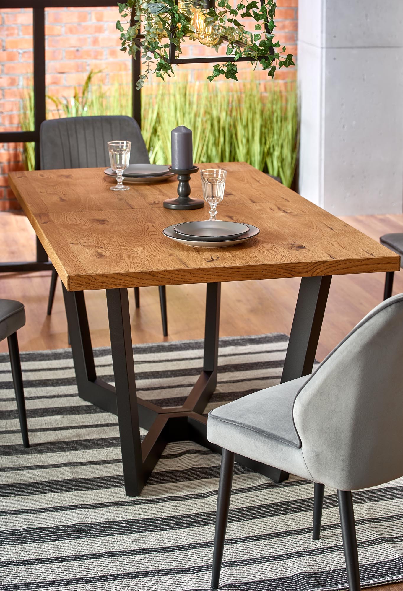 MASSIVE rozkladací stôl 160-250x90x77 cm svetlý dub/čierny