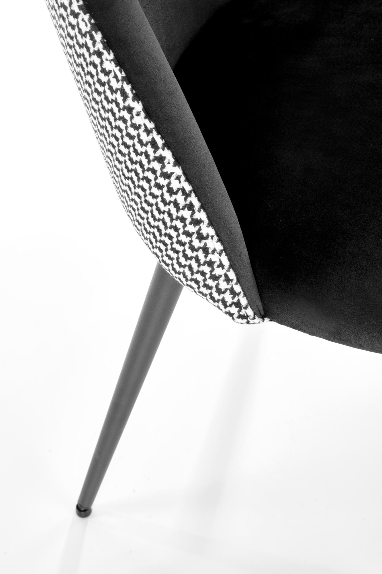 K478 jedálenská stolička čierna - biela
