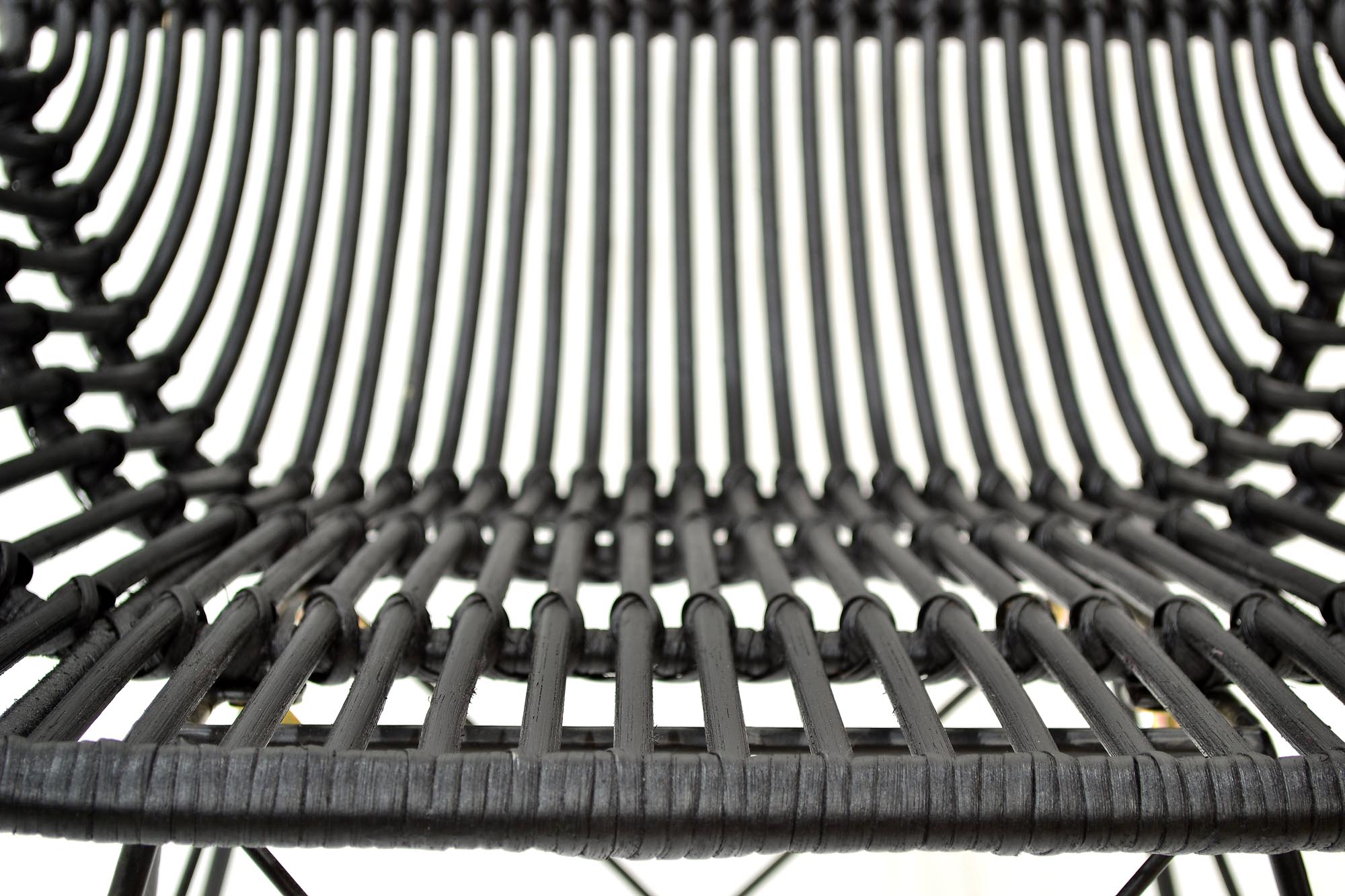 K335 jedálenská stolička rattan čierna