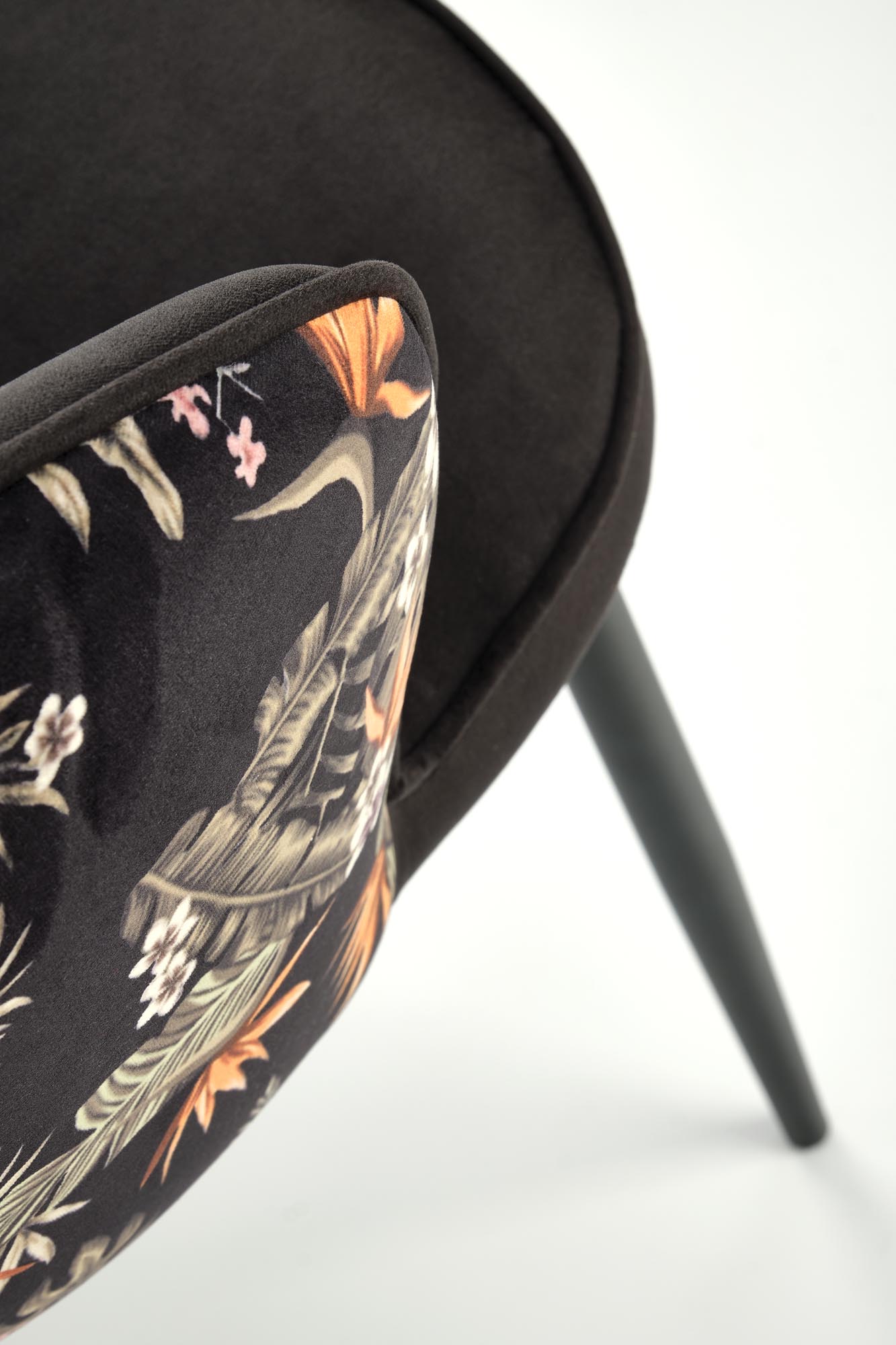 K506 stolička viacfarebná