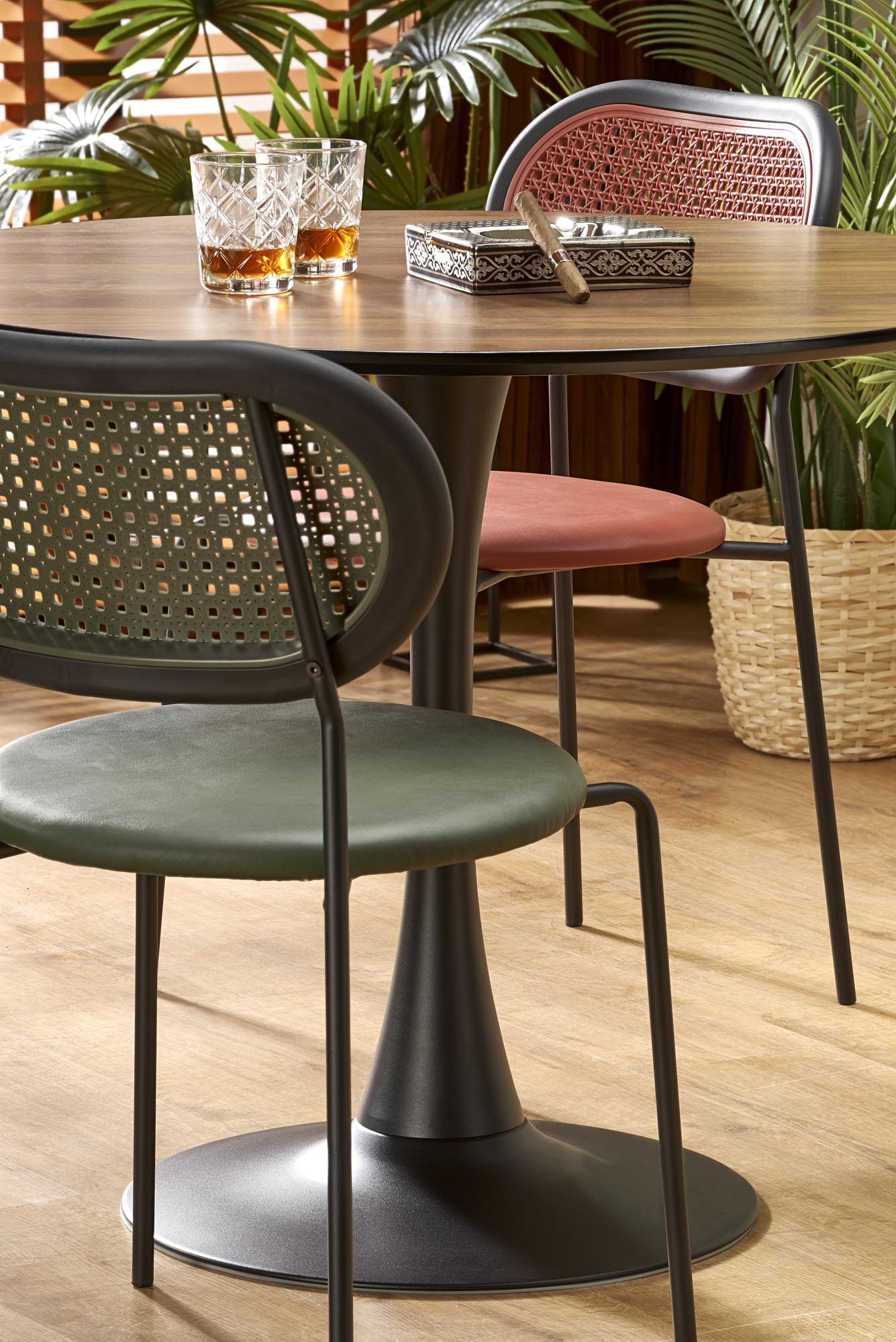 OLMO stôl okrúhly, orech/čierny