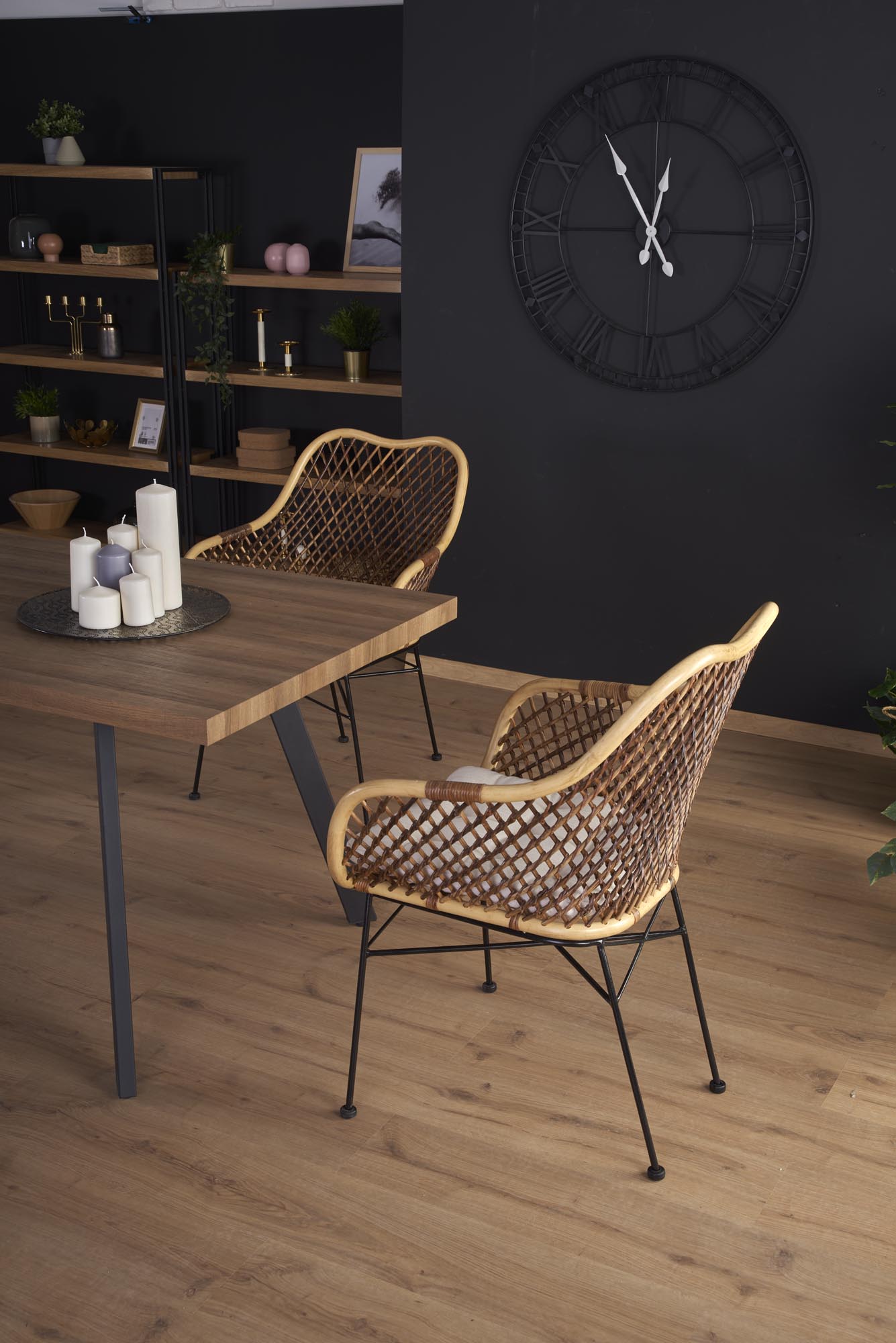 BERLIN rozkladací stôl 160/220 cm, doska - orech, konštrukcia - čierna - NA SKLADE!