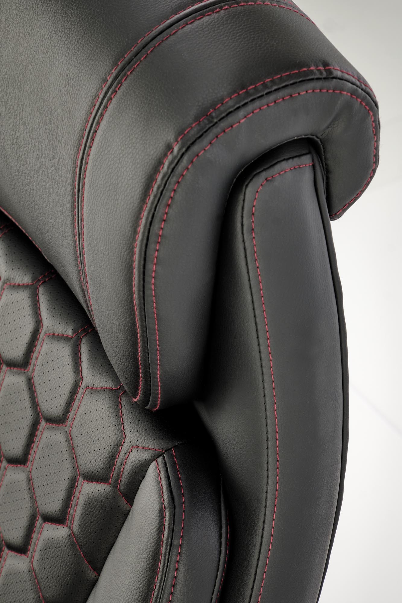 THOMAS kancelárske kreslo otočné s mechan.TILT,ekokoža čierne