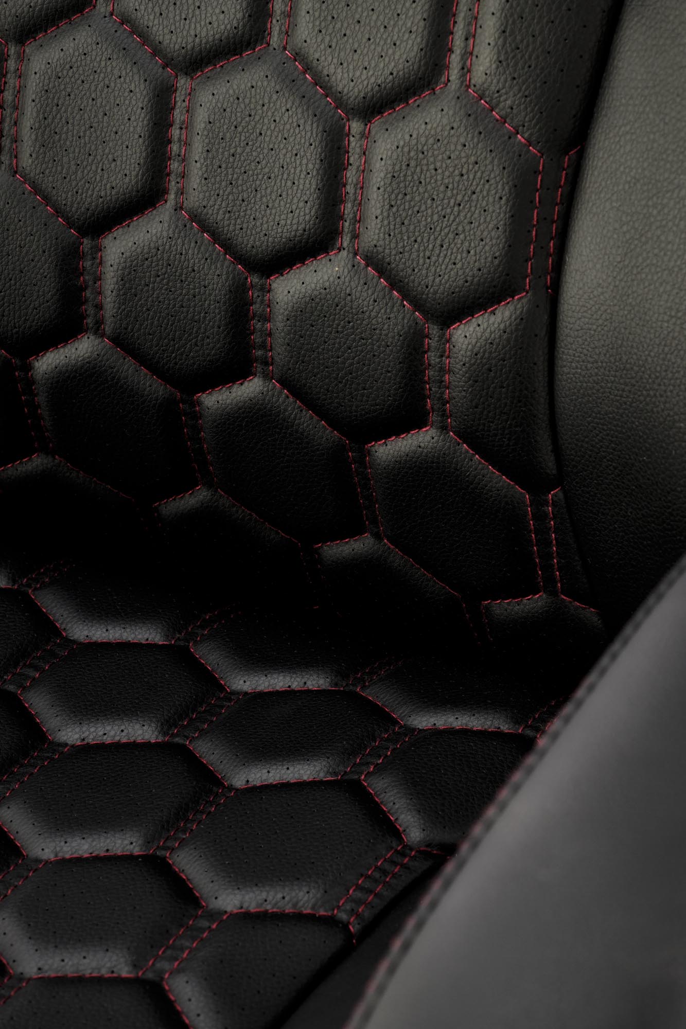 THOMAS kancelárske kreslo otočné s mechan.TILT,ekokoža čierne