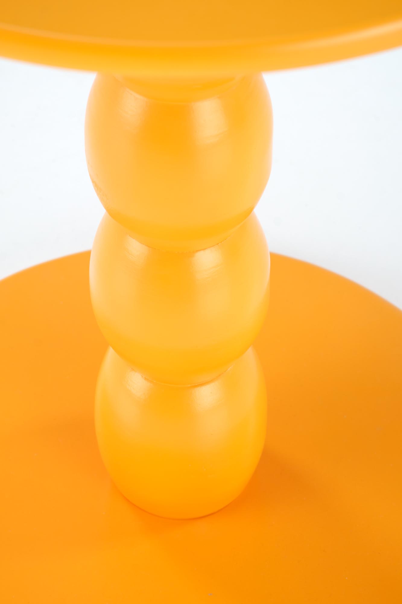 CIRILLA konferenčný stolík 40/47cm, lak. MDF/masívne drevo, horčicová