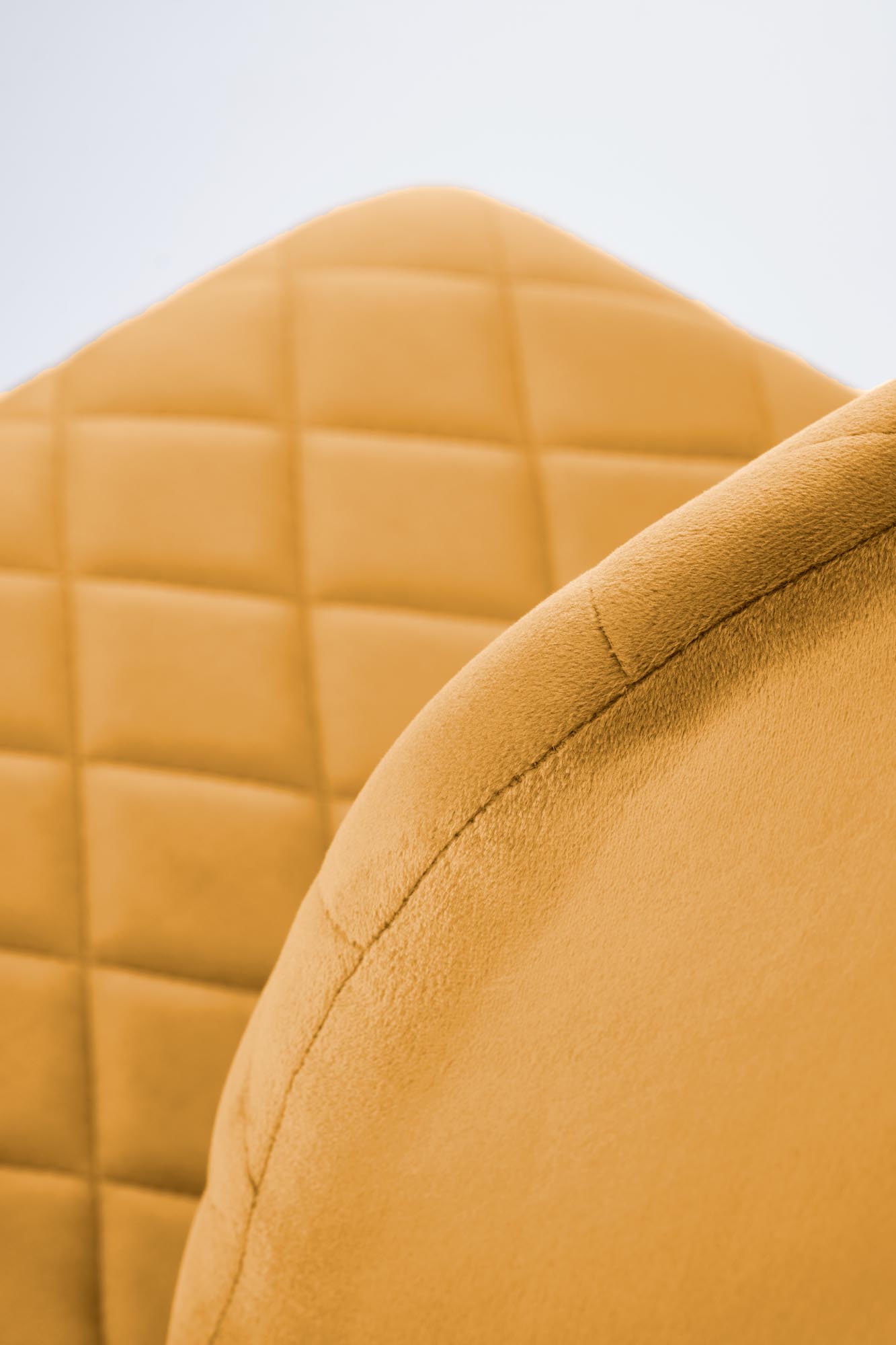 K525 jedálenská stolička, látka velvet, horčicová