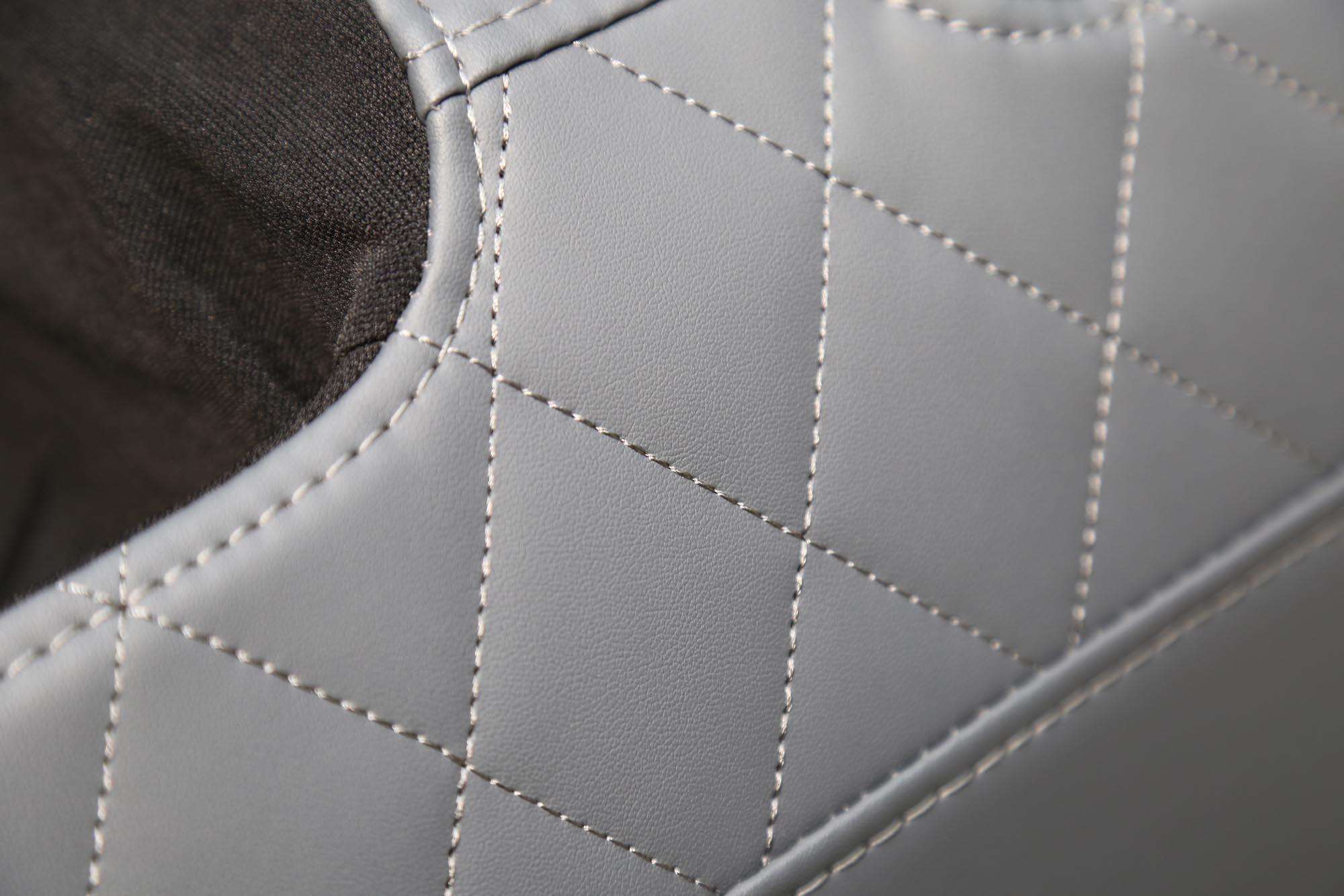 SOLARIA oddychové kreslo polohovacie elektrické+20 prog., ekokoža krémová/sivá