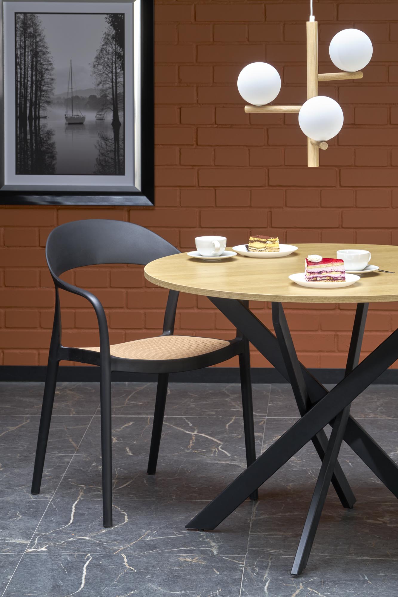 EDGAR stôl jedálenský okrúhly, dub zlaty/ nohy čierne